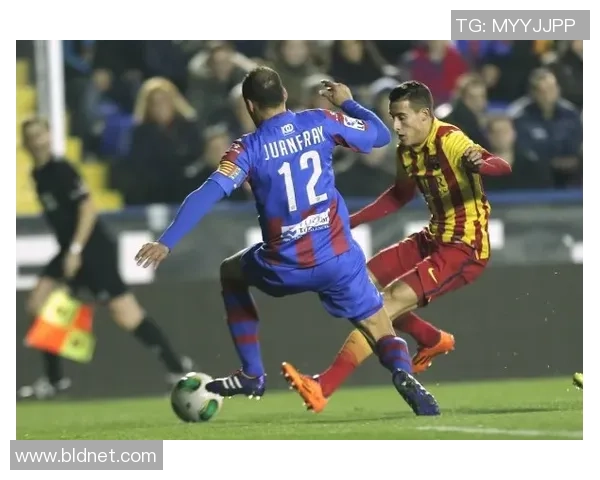 切尔西在国王杯激战中以4-3逆转那不勒斯补时进球引发争议与全场狂欢