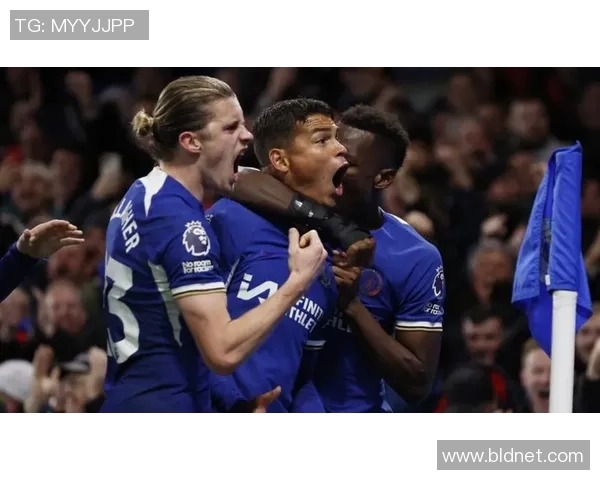 中超激战曼城与马竞平局点球大战精彩瞬间引发全场热潮 中超激战曼城与马竞平局点球大战精彩瞬间引发全场热潮