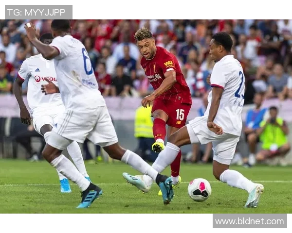 友谊赛精彩回顾：里昂逆转波尔图帽子戏法点燃全场激情