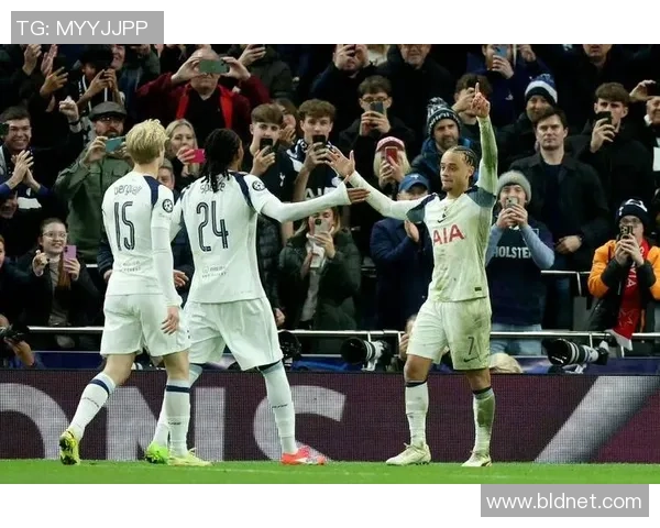 德甲热刺大胜巴黎圣日耳曼逆转精彩瞬间引发全场狂欢与转会传闻