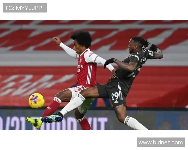 英超激战：拜仁险胜那不勒斯乌龙球成比赛转折点分析