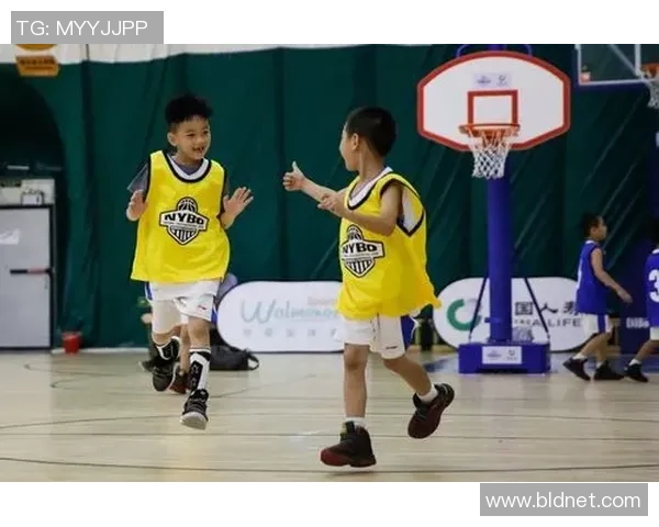 姚明明小哥的成长故事与篮球梦想的追逐之旅