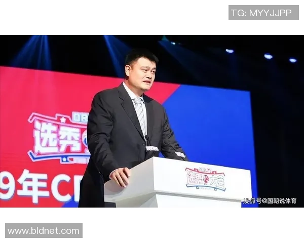 小姚明老将的篮球传奇：从新星到成熟球员的蜕变与坚持