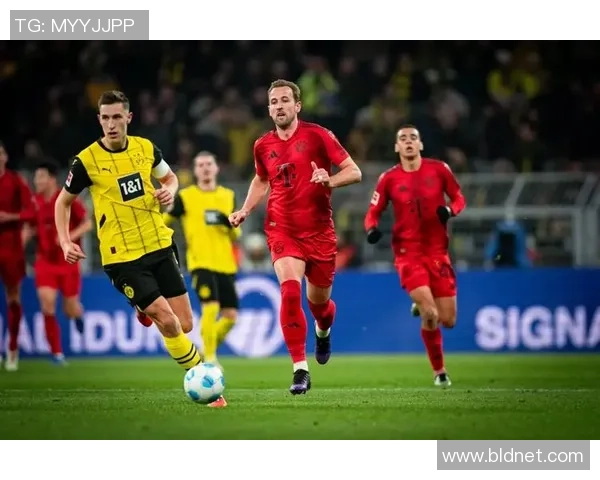 德甲精彩对决波尔图与拜仁战成平局乌龙球成比赛转折点