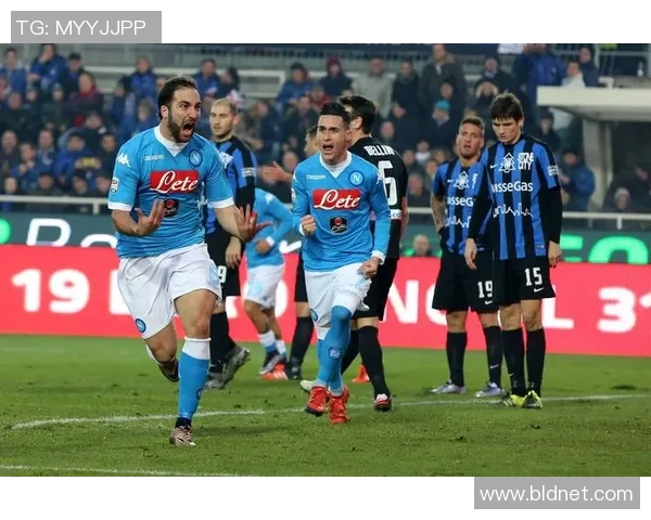 巴萨与那不勒斯友谊赛激战三球乌龙球引发全场热烈反响精彩集锦回顾 巴萨与那不勒斯友谊赛激战三球乌龙球引发全场热烈反响精彩集锦回顾