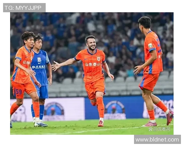 中超激战:里昂逆转曼联4-3全场沸腾瞬间解析 中超激战:里昂逆转曼联4-3全场沸腾瞬间解析