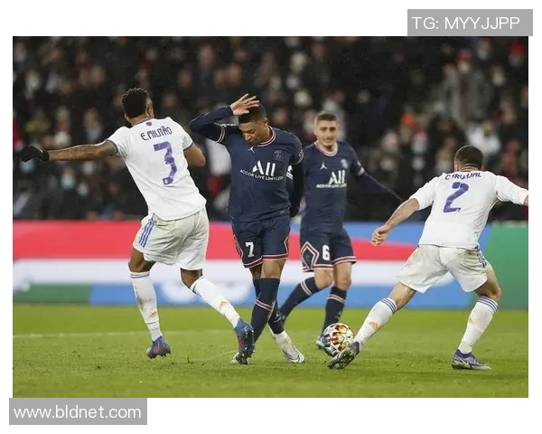 足总杯惊天冷门巴黎圣日耳曼3-0战胜皇马乌龙球成关键瞬间 足总杯惊天冷门巴黎圣日耳曼3-0战胜皇马乌龙球成关键瞬间