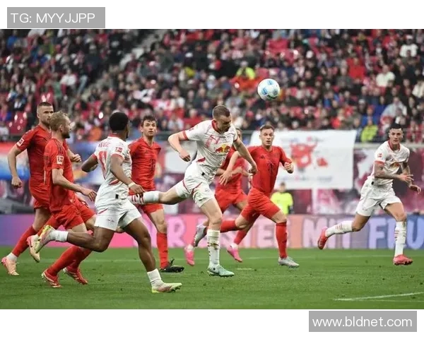 意甲激战：拜仁与莱比锡战成平局全场气氛紧张不已