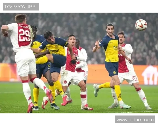 欧联杯曼联逆转多特蒙德补时绝杀引发争议判罚全场沸腾