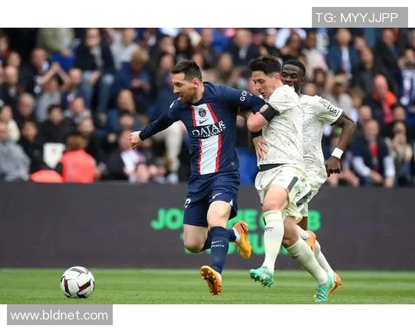 世界杯精彩对决巴黎圣日耳曼逆转那不勒斯引发全场热潮数据分析揭秘