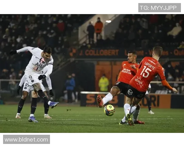 英超精彩对决那不勒斯大胜巴黎圣日耳曼补时进球点燃全场激情