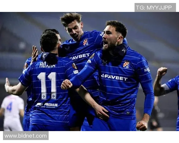 世界杯焦点战切尔西与阿森纳握手言和红牌争议引发全场热议 世界杯焦点战切尔西与阿森纳握手言和红牌争议引发全场热议