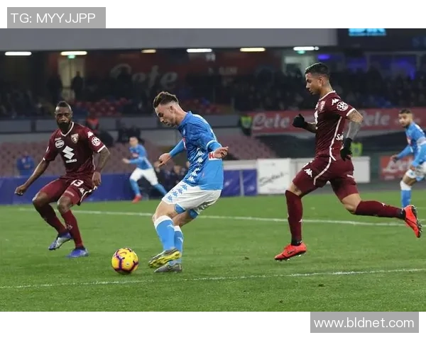 国王杯激战那不勒斯与巴萨1-1平补时进球引发全场狂欢