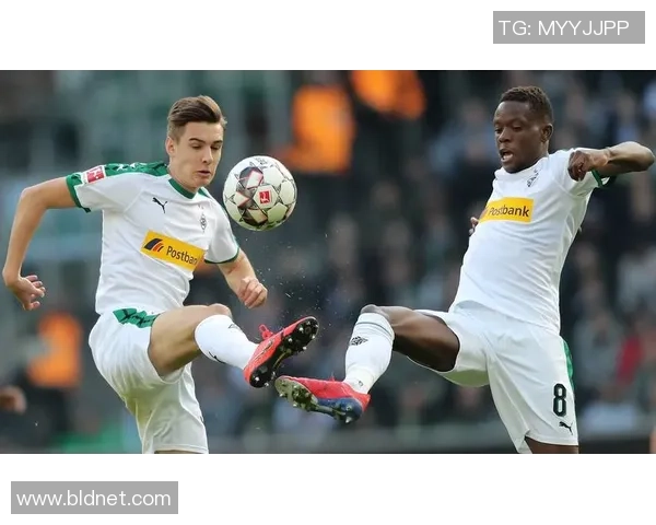 德甲焦点战阿森纳凭红牌争议以1-0小胜拜仁战术解析与赛后反思