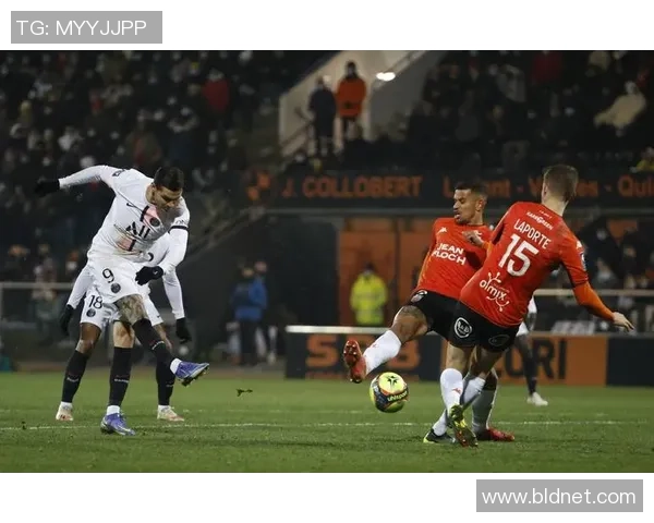 足总杯激战曼联小胜巴黎圣日耳曼全场沸腾转会传闻再起 足总杯激战曼联小胜巴黎圣日耳曼全场沸腾转会传闻再起